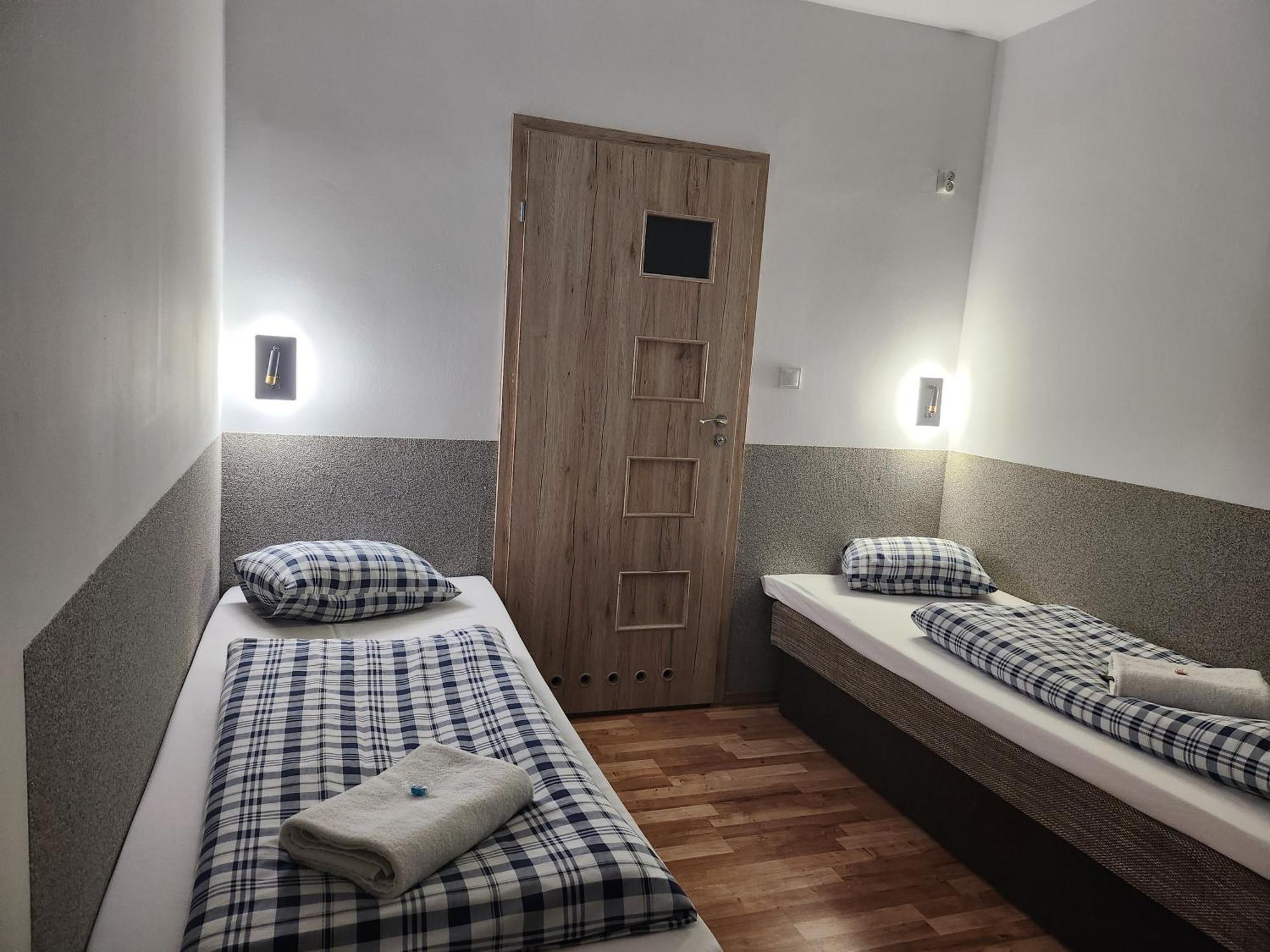 Goscinna Hacjenda Radwanice Bagian luar foto