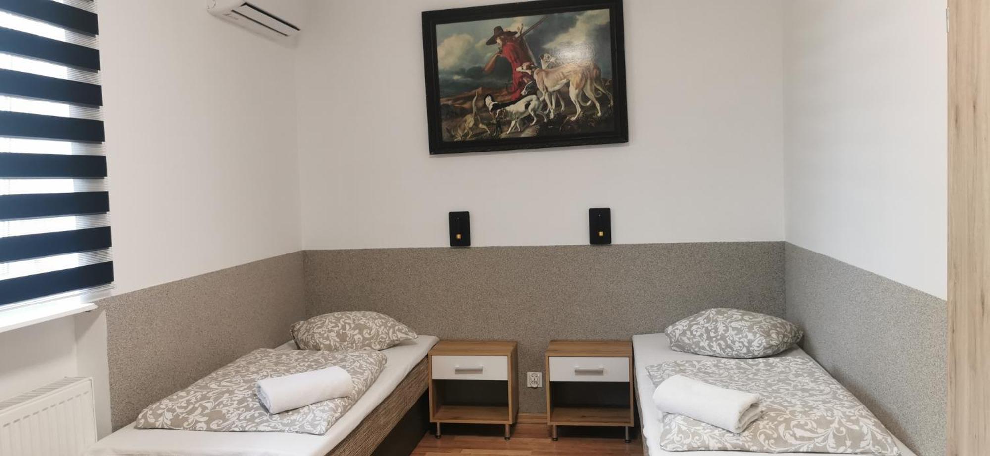 Goscinna Hacjenda Radwanice Ruang foto